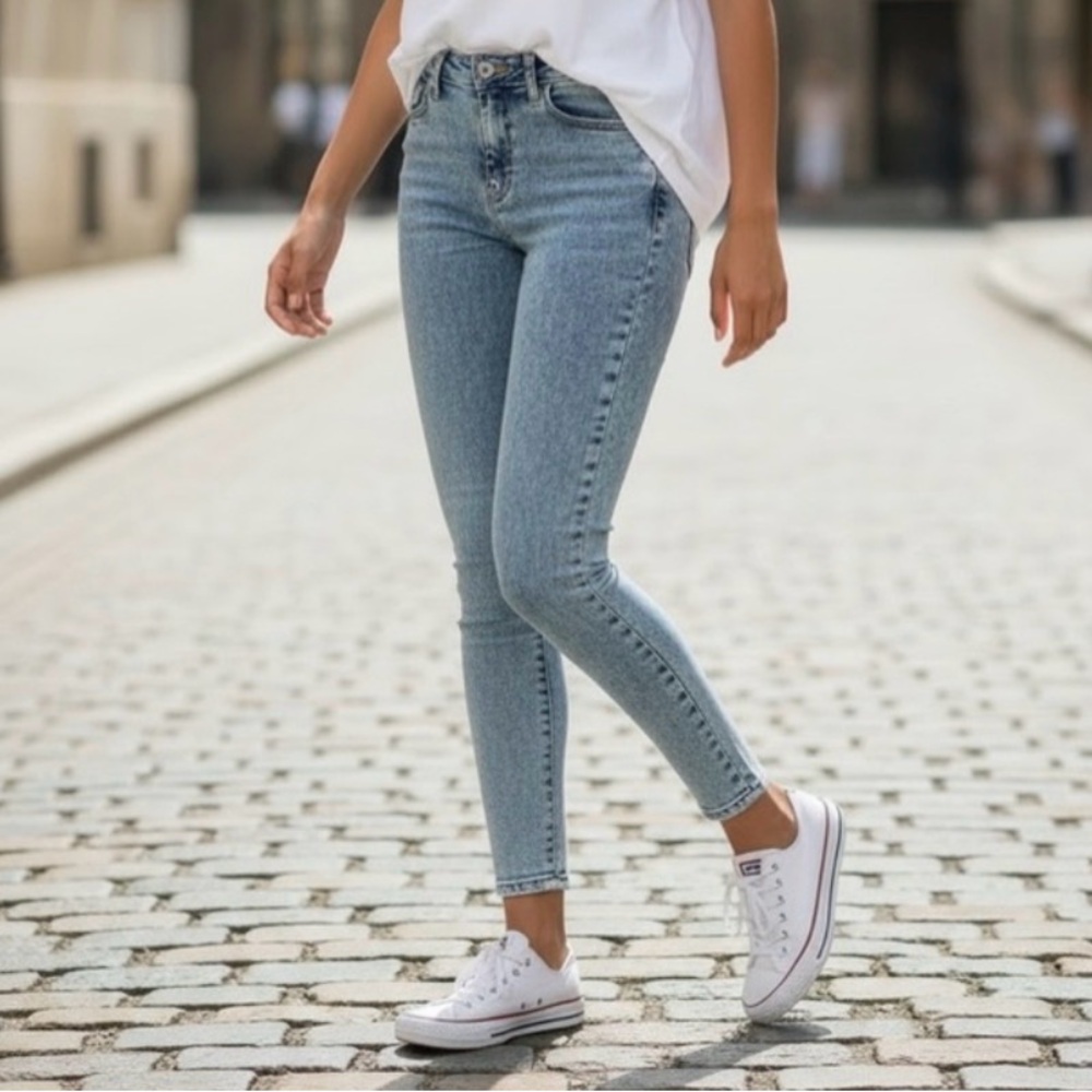 Calvin Klein Jeans Light Blue Stone Wash Ankle Legging Jeans Size 6